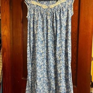 Eileen West Blue Floral Nightgown
